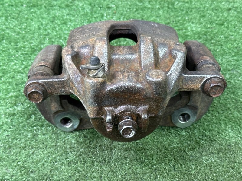 Суппорт тормозной Hyundai Solaris 1 2013 RB