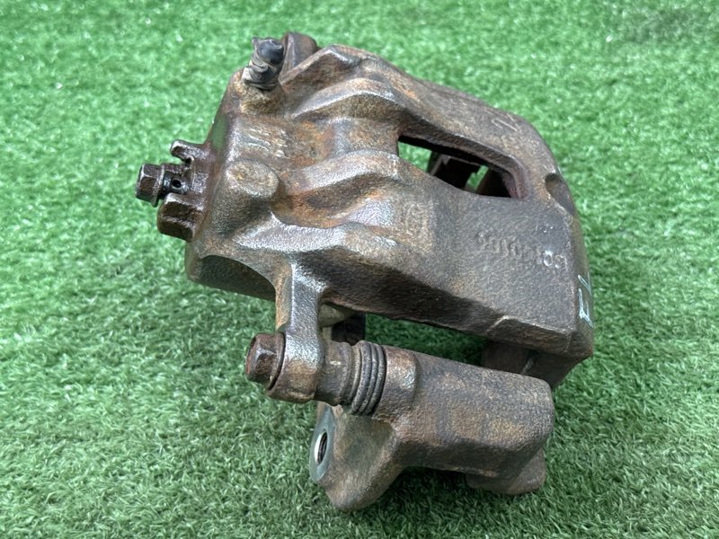 Суппорт тормозной Hyundai Solaris 1 2013 RB