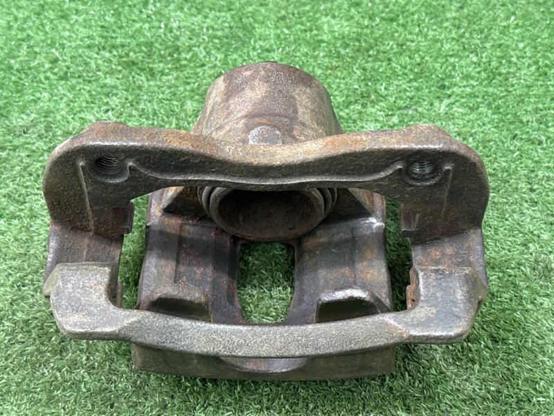 Суппорт тормозной Hyundai Solaris 1 2013 RB