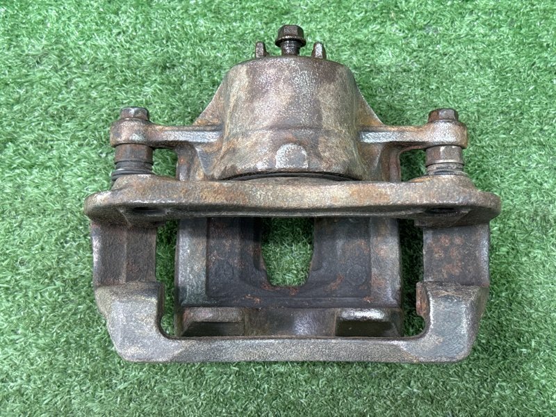 Суппорт тормозной Hyundai Solaris 1 2013 RB