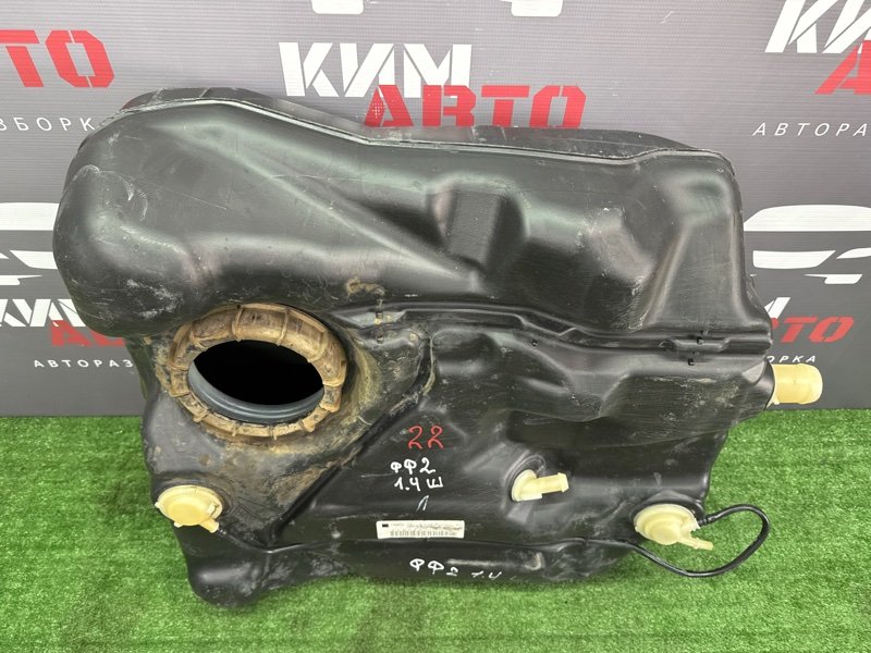 Бензобакбак топливный Ford Focus 2