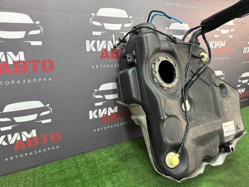 Бензобакбак топливный Volkswagen Golf 6