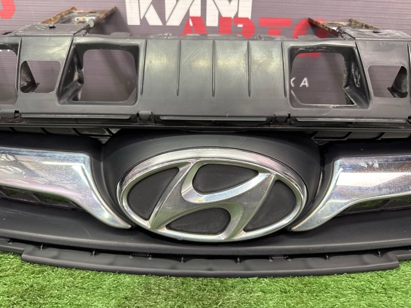 Решетка радиатора Hyundai Solaris 1 2013 RB