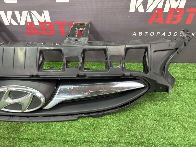 Решетка радиатора Hyundai Solaris 1 2013 RB