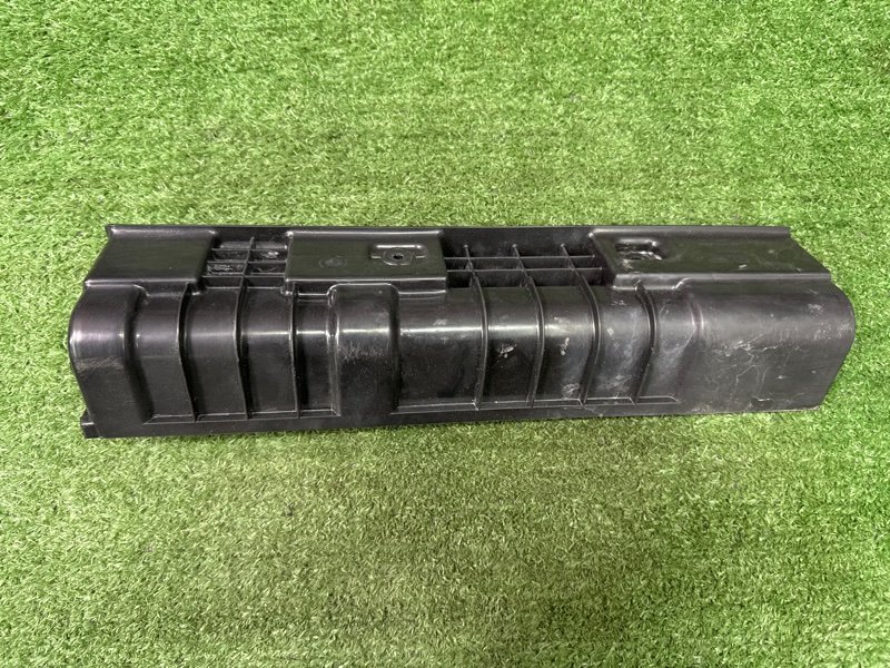 Дефлектор радиатора Hyundai Solaris 1 2013 RB