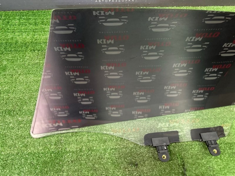 Стекло двери Kia Rio X-Line 2020