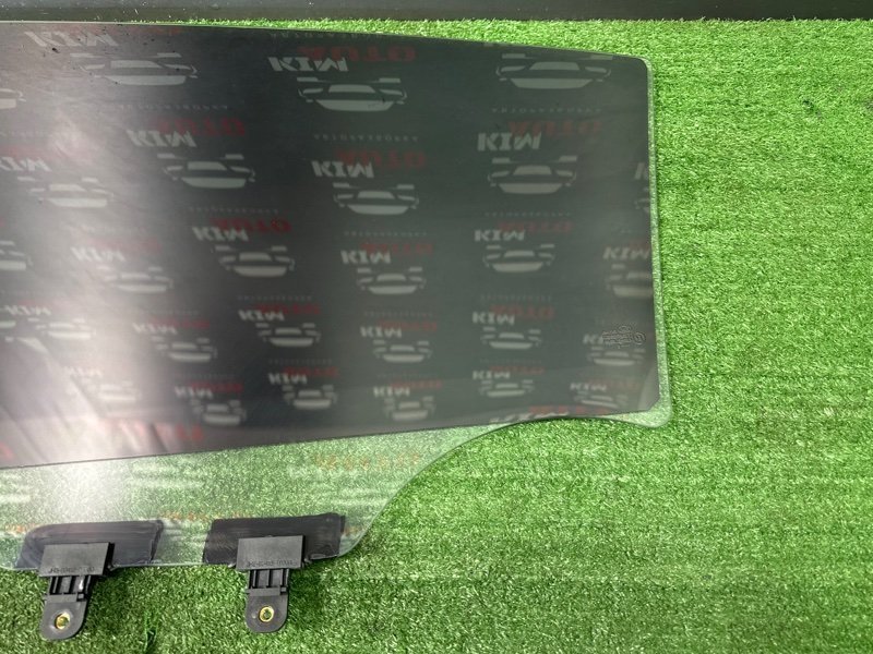 Стекло двери Kia Rio X-Line 2020