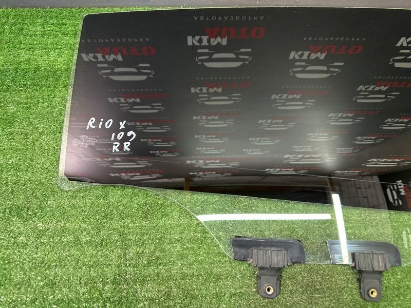 Стекло двери Kia Rio X-Line 2020