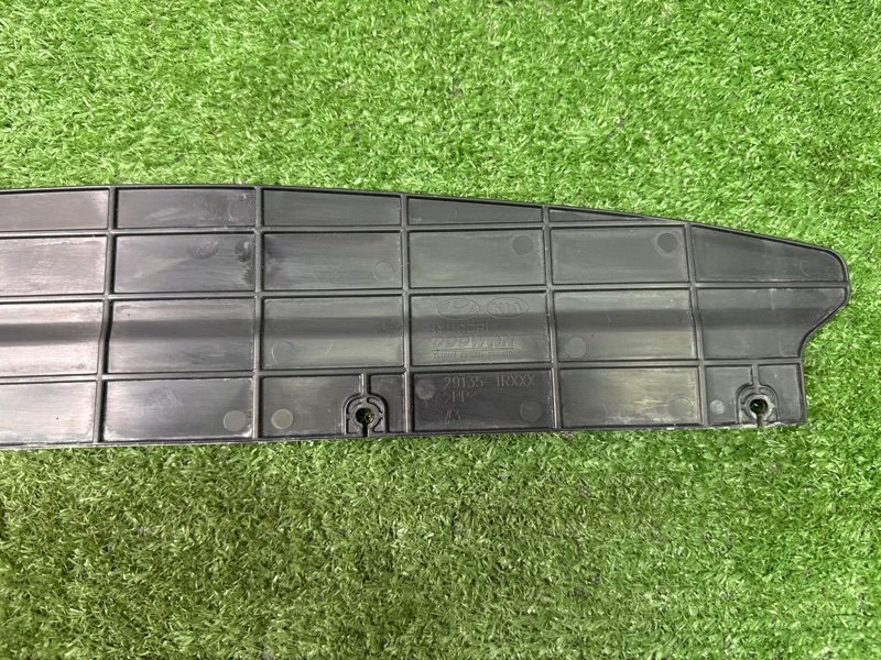 Дефлектор радиатора верхний Hyundai Solaris 1 2013 RB