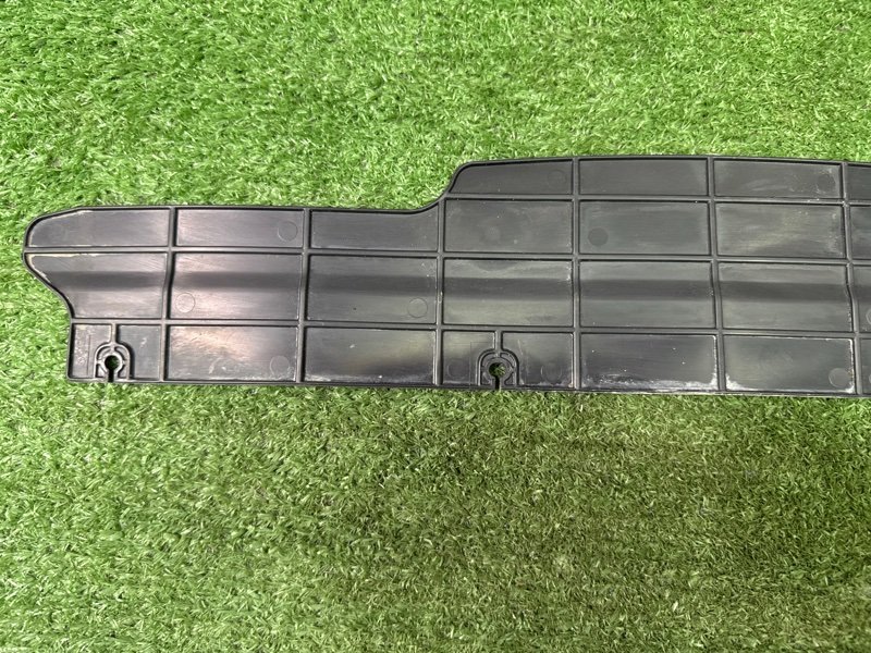 Дефлектор радиатора верхний Hyundai Solaris 1 2013 RB