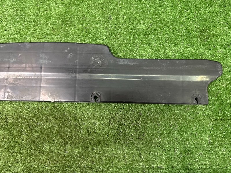 Дефлектор радиатора верхний Hyundai Solaris 1 2013 RB