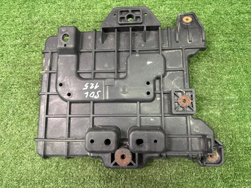 Площадка под АКБ Hyundai Solaris 1 2013 RB