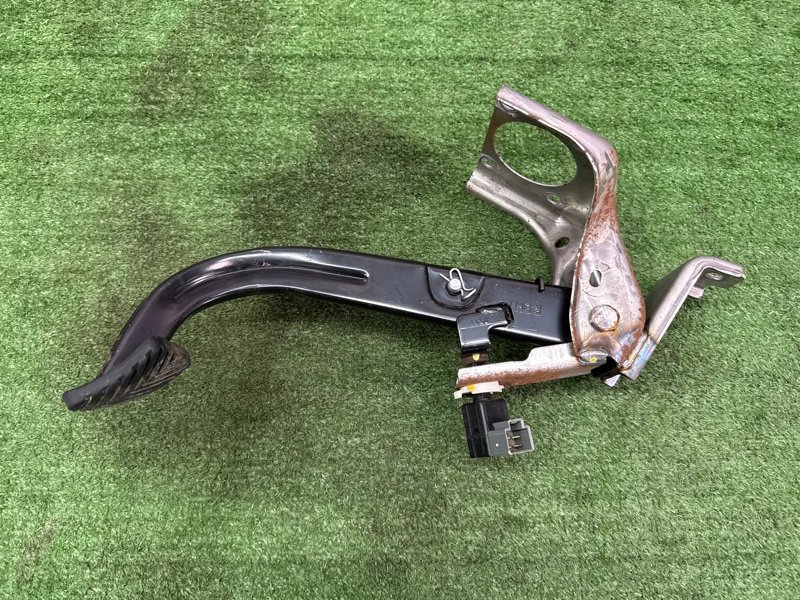 Педаль тормоза Hyundai Solaris 1 2013 RB