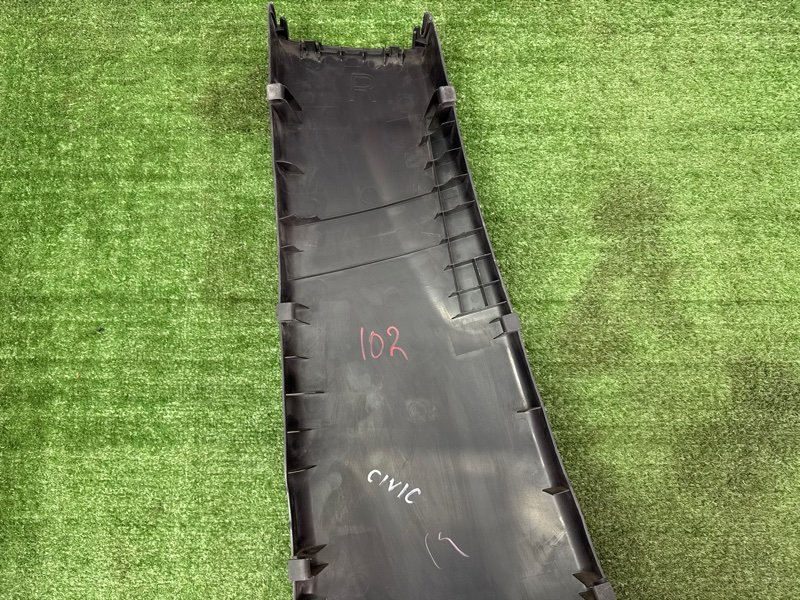 Обшивка стойки нижняя Honda civic