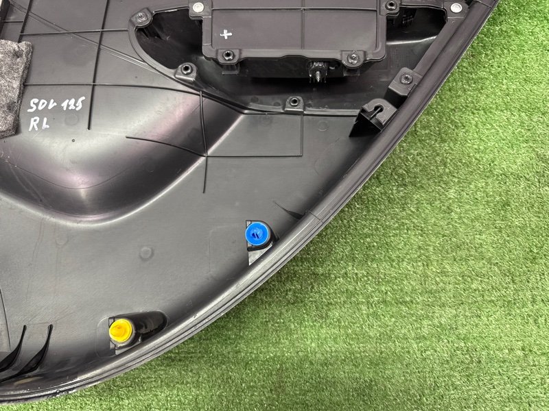 Обшивка двери Hyundai Solaris 1 2013 RB