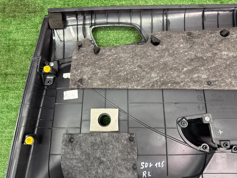 Обшивка двери Hyundai Solaris 1 2013 RB