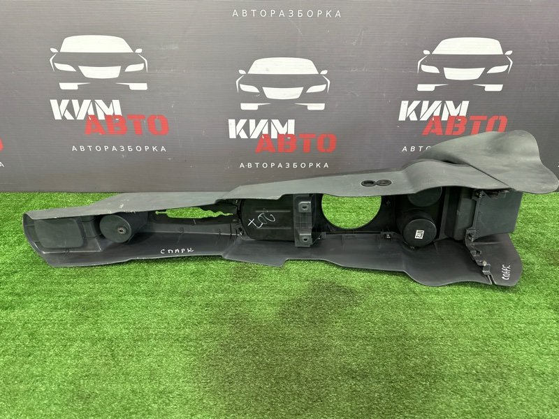 Консоль центральная Chevrolet Spark