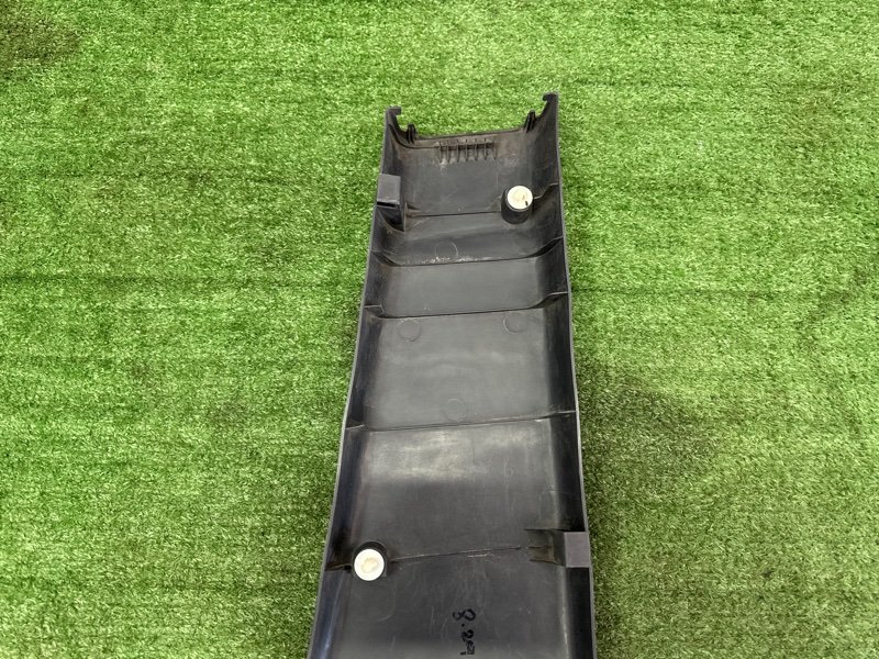 Накладка центральной стойки нижняя Hyundai Getz