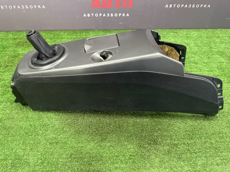 Центральная консоль(тоннель) МКПП Mitsubishi Lancer 9