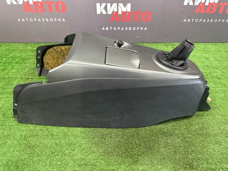 Центральная консоль(тоннель) МКПП Mitsubishi Lancer 9