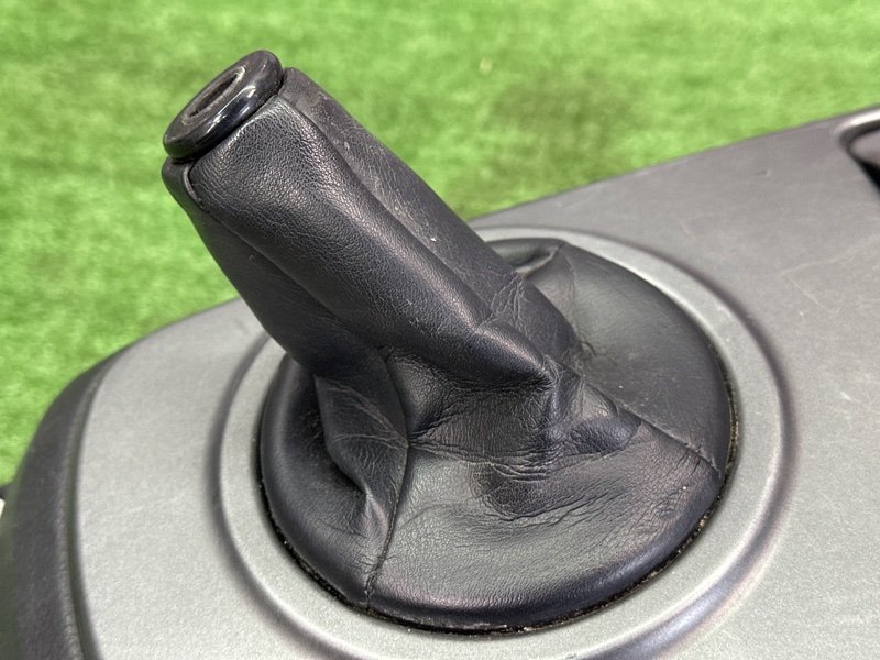 Центральная консоль(тоннель) МКПП Mitsubishi Lancer 9