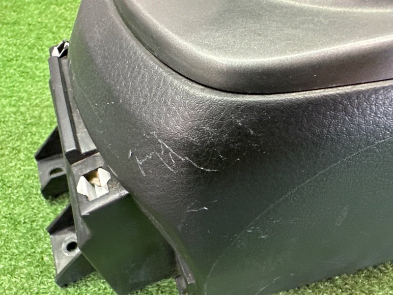 Центральная консоль(тоннель) МКПП Mitsubishi Lancer 9