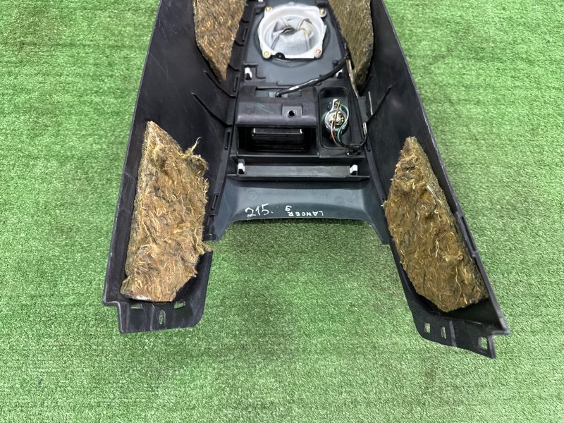 Центральная консоль(тоннель) МКПП Mitsubishi Lancer 9