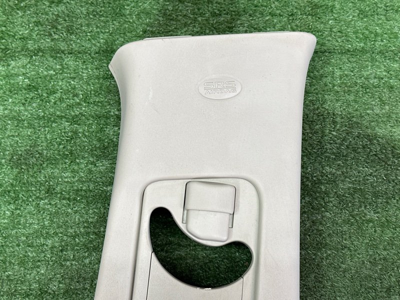 Накладка центральной стойки верхняя Mitsubishi Outlander 3