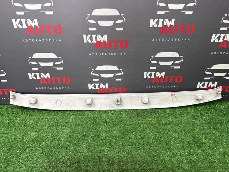 Накладка крышки багажника Peugeot 307