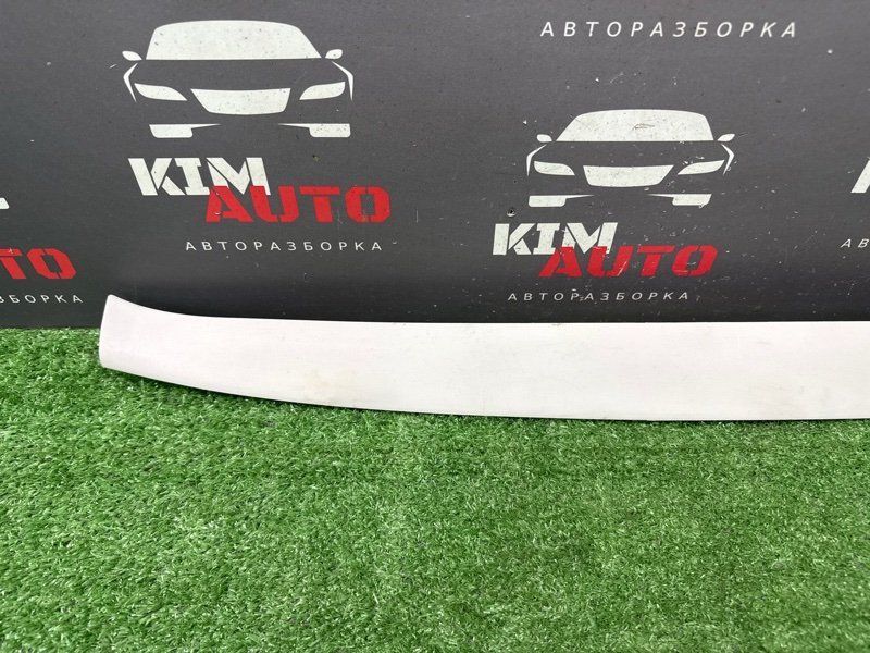 Накладка крышки багажника Peugeot 307