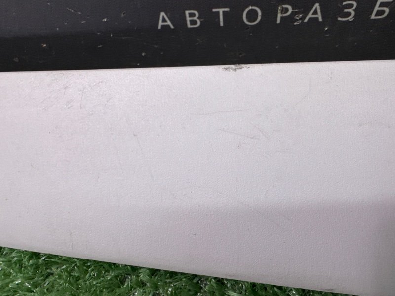 Накладка крышки багажника Peugeot 307
