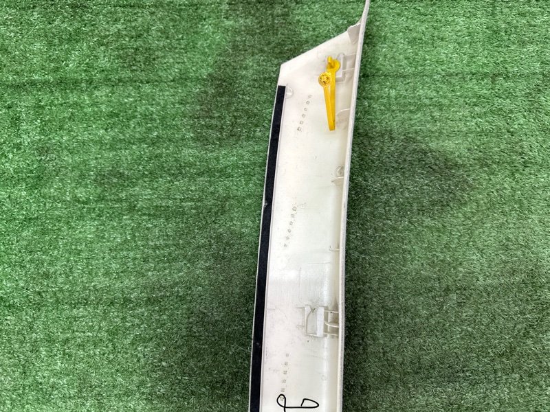 Накладка стойки лобового стекла Ford Mondeo 3