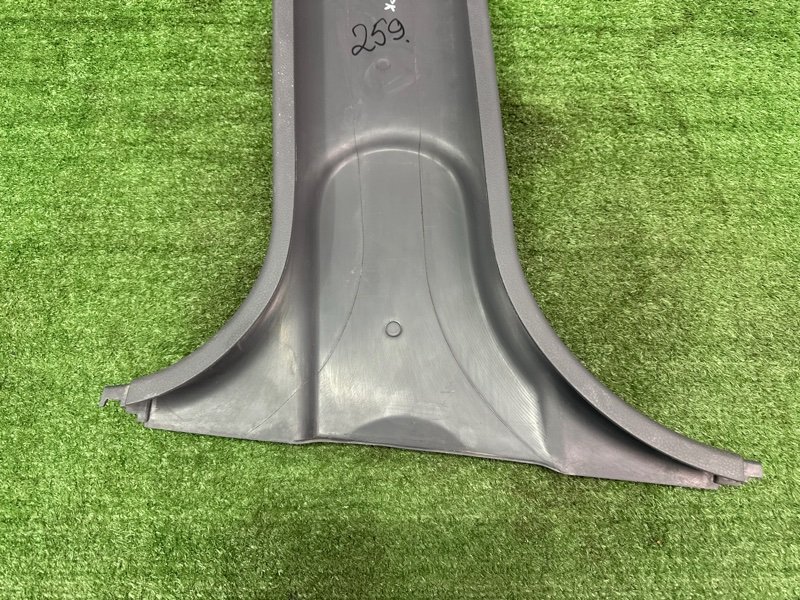 Накладка центральной стойки нижняя Chevrolet Spark