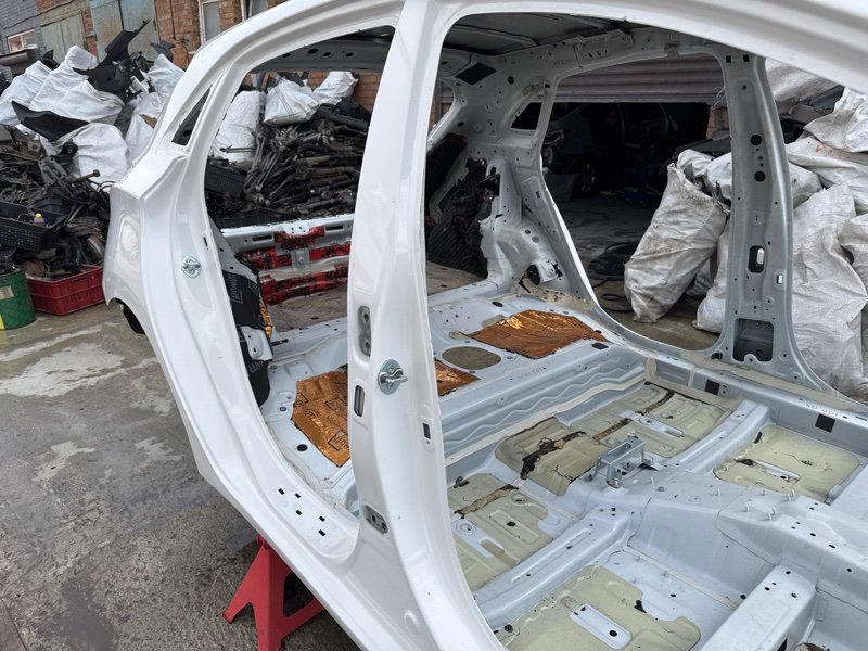 Порог со стойкой Hyundai i30 2013