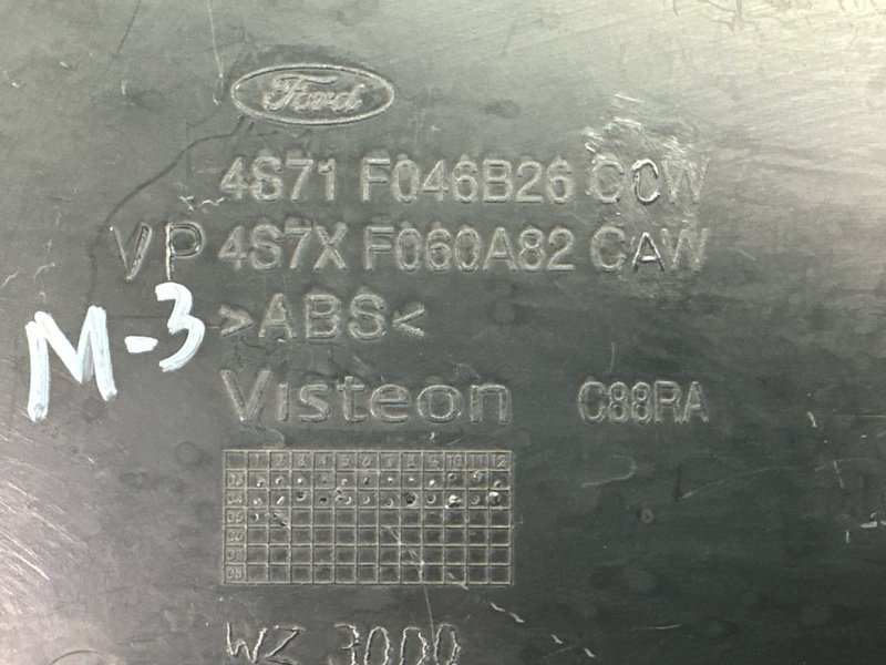 Накладка центральной консоли Ford Mondeo 3