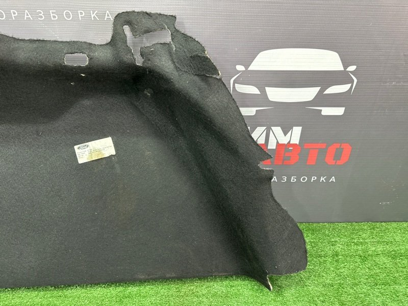 Обшивка багажника Ford Focus 2