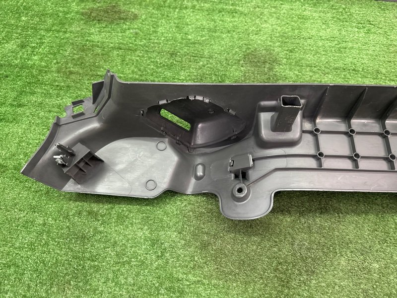 Опора полки багажника Ford Focus 2
