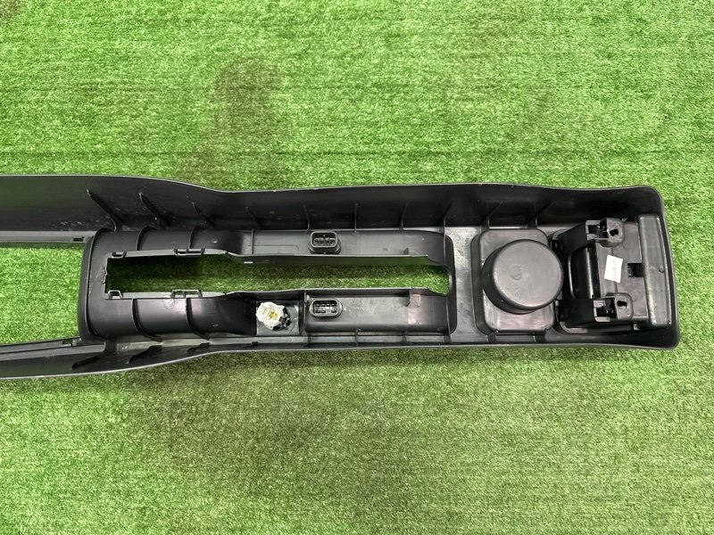 Консоль центральная Skoda Fabia 1