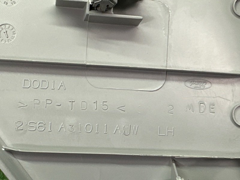 Накладка стойки кузова Ford Fiesta