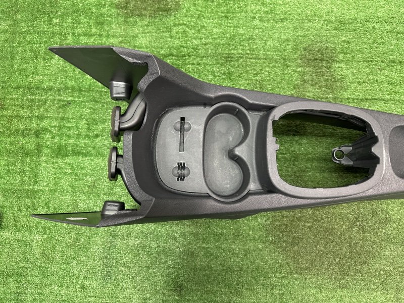 Консоль центральная Opel Corsa