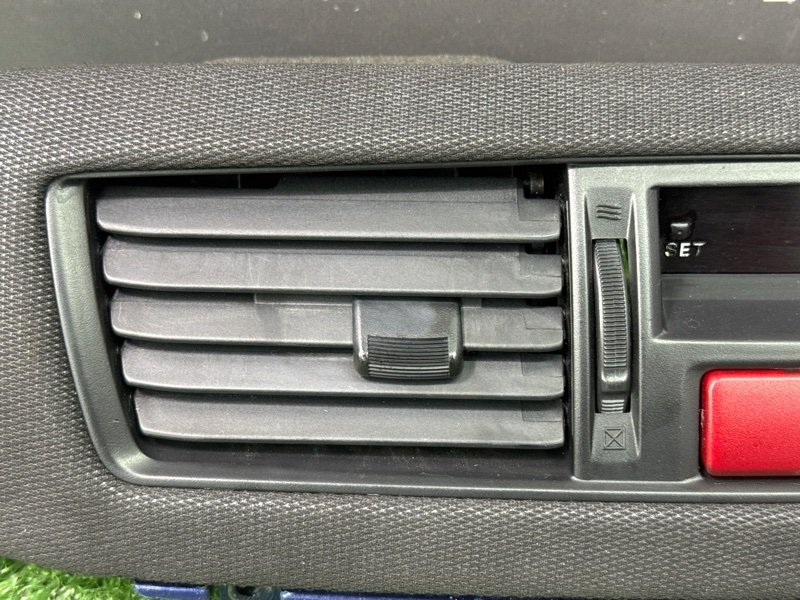 Дефлектор отопителя центральный Mitsubishi Lancer 9