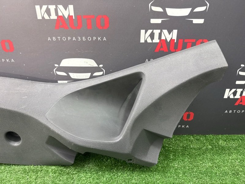 Накладка стойки кузова Ford Focus 2
