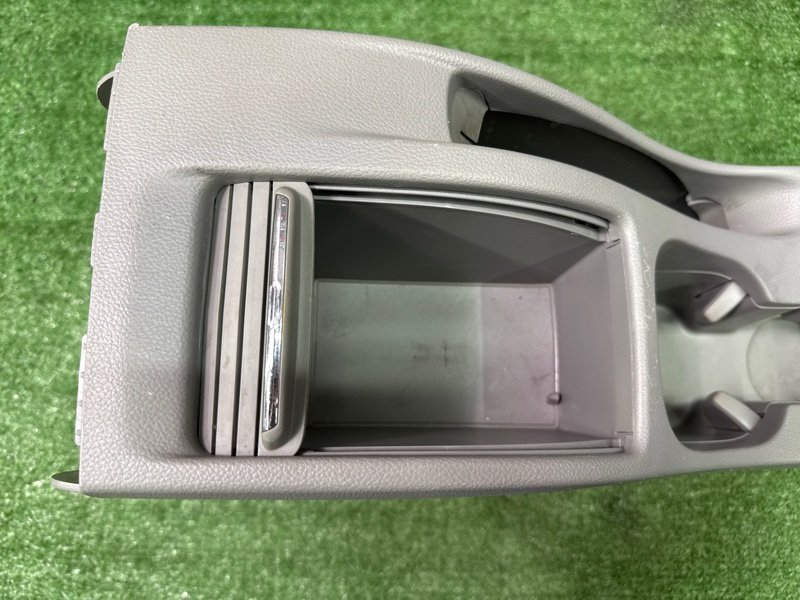 Консоль центральная Chevrolet Orlando