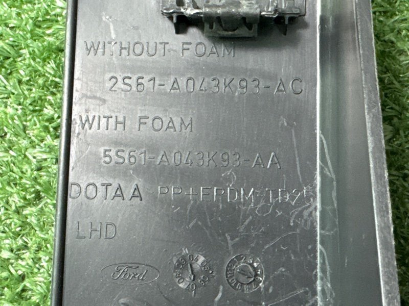 Накладка торпедо Ford Fiesta