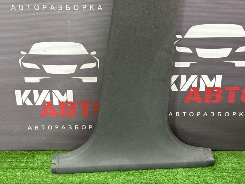 Накладка центральной стойки нижняя Ford Focus 2