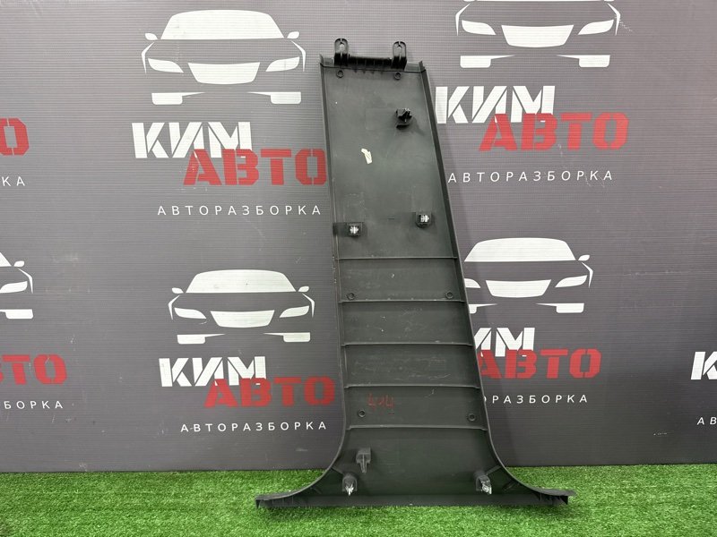 Накладка центральной стойки нижняя Ford Focus 2