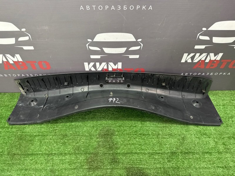Накладка замка багажника Ford Focus 2