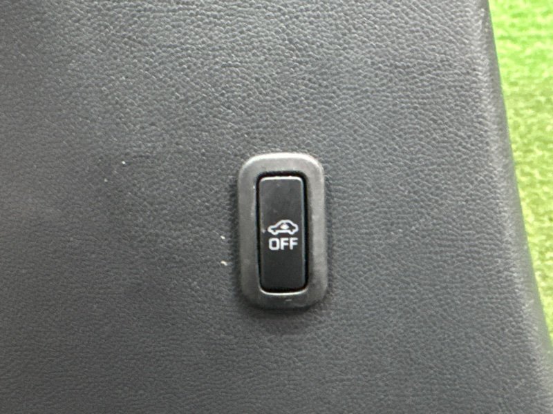 Накладка стойки нижняя Skoda Octavia A5