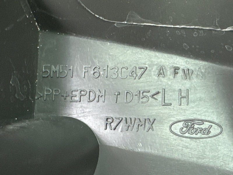 Накладка стойки кузова Ford Focus 2