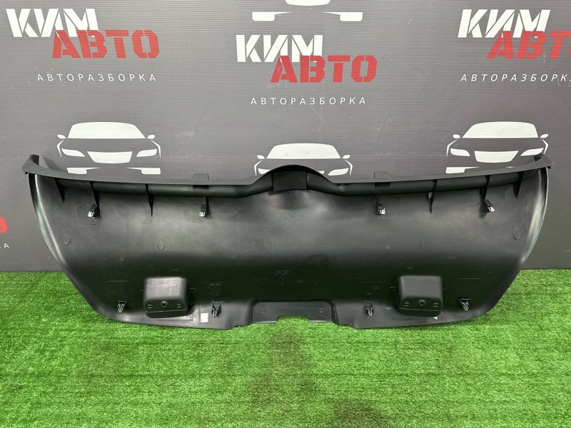 Обшивка крышки багажника Peugeot 307